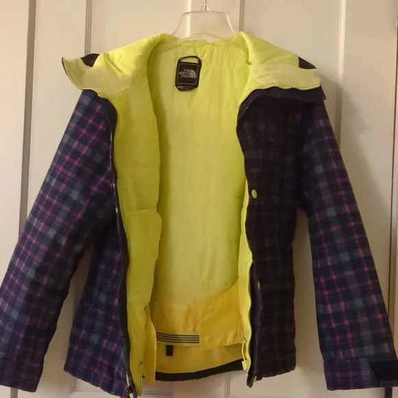 Women's Small North Face Ricas HyVent Jacket - Picture 3 of 10